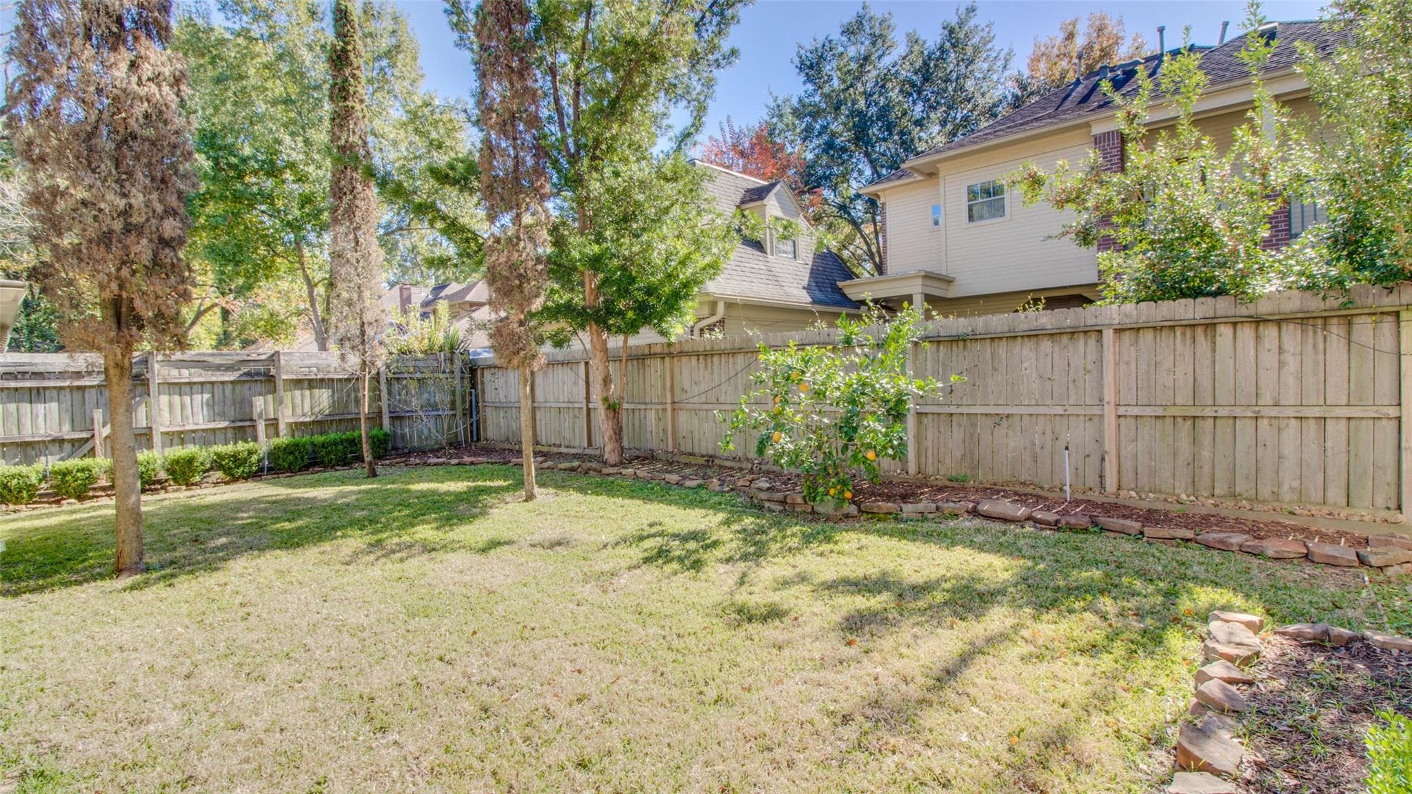 Hilshire Green Backyard - Before