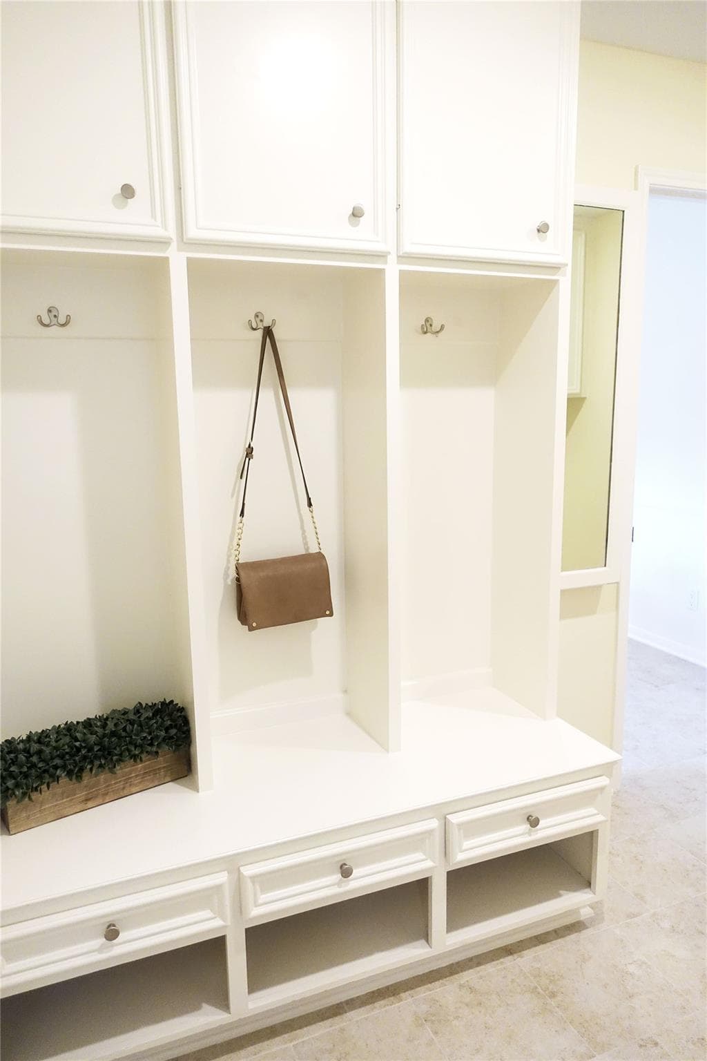 Hilshire Green Laundry Room - Before