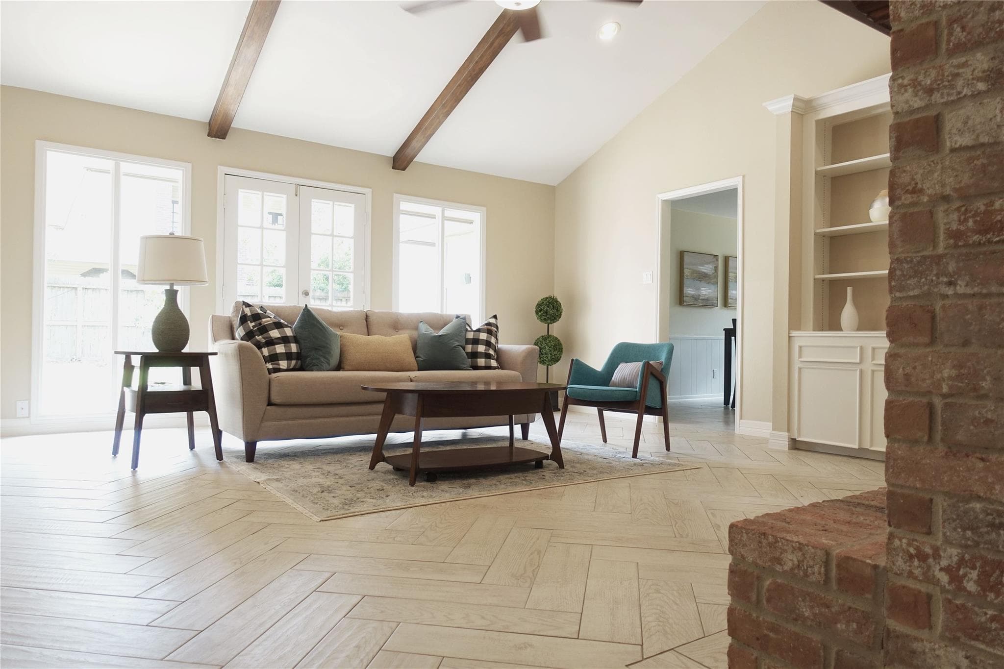 Hilshire Green Living Room - Before