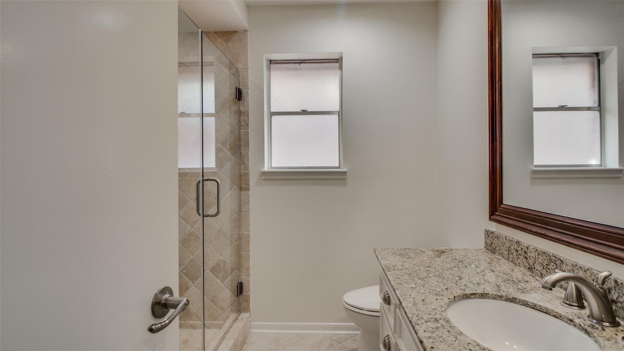 Hilshire Green Primary Bath - Before