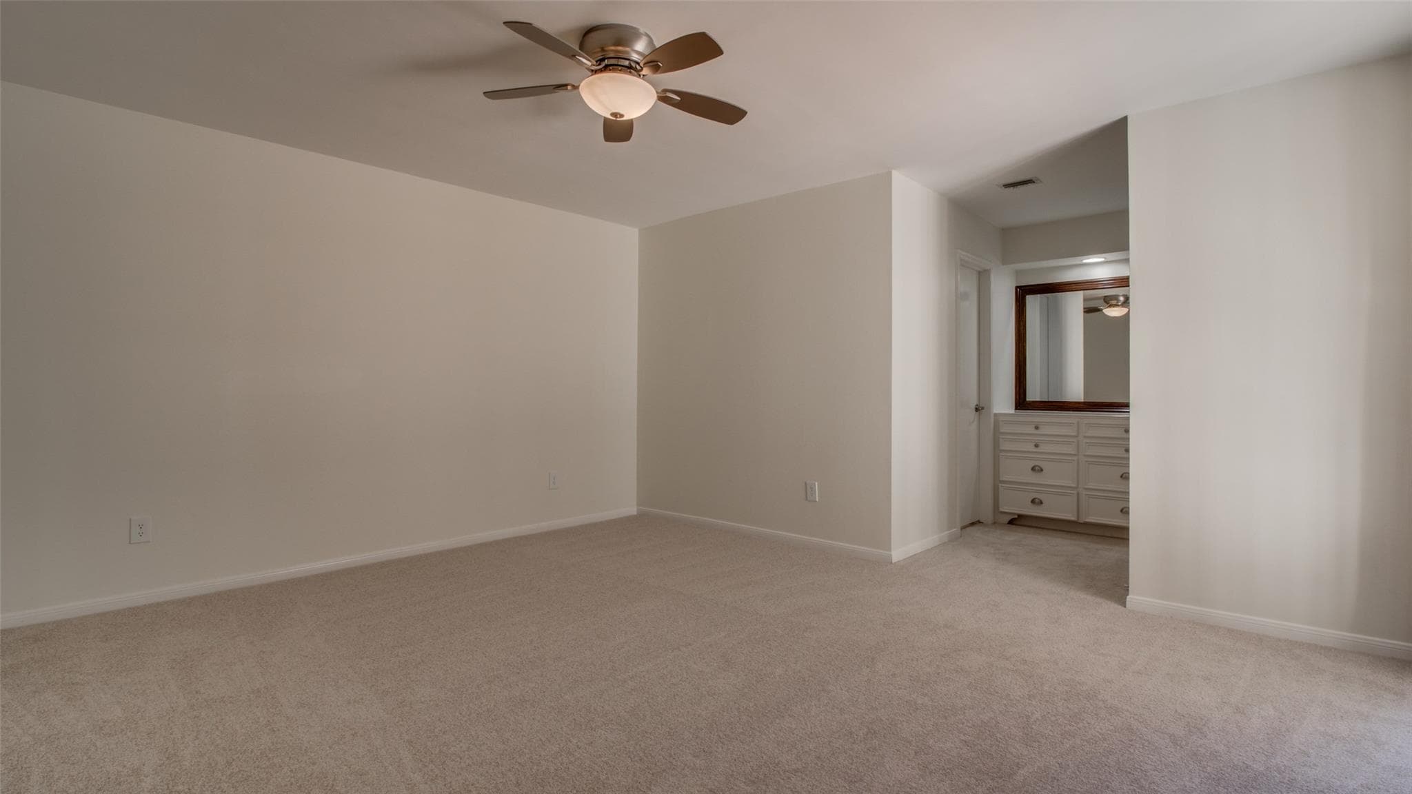 Hilshire Green Primary Bedroom - Before