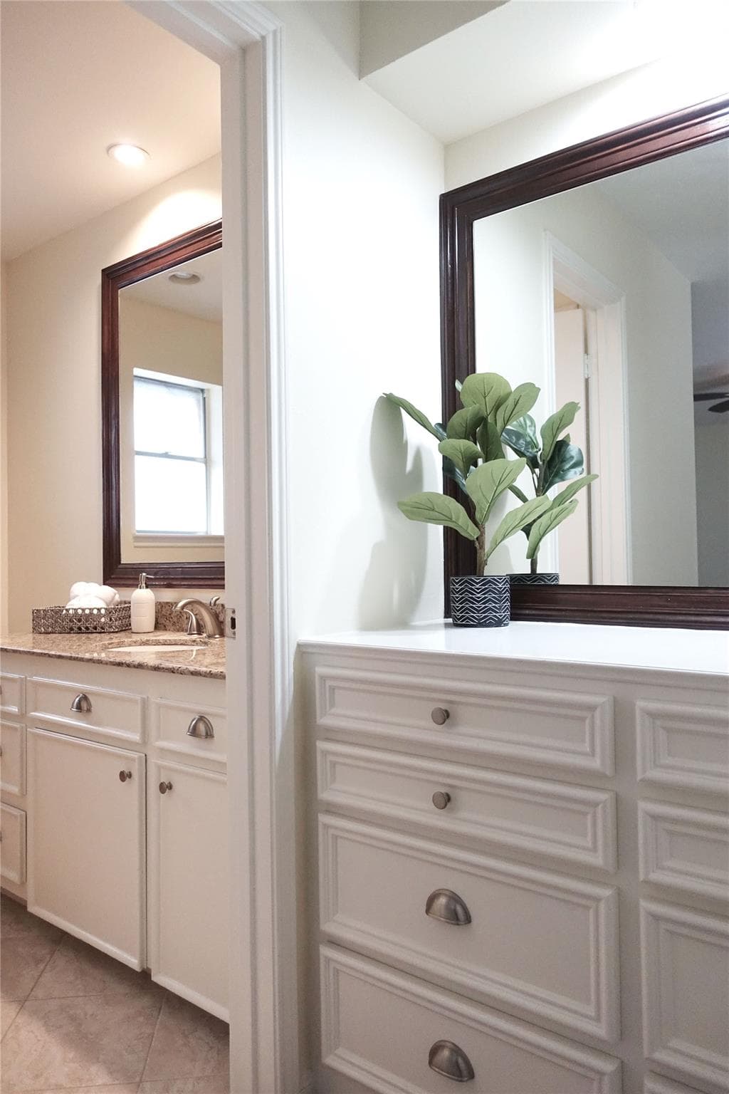 Hilshire Green Primary Bedroom - Before